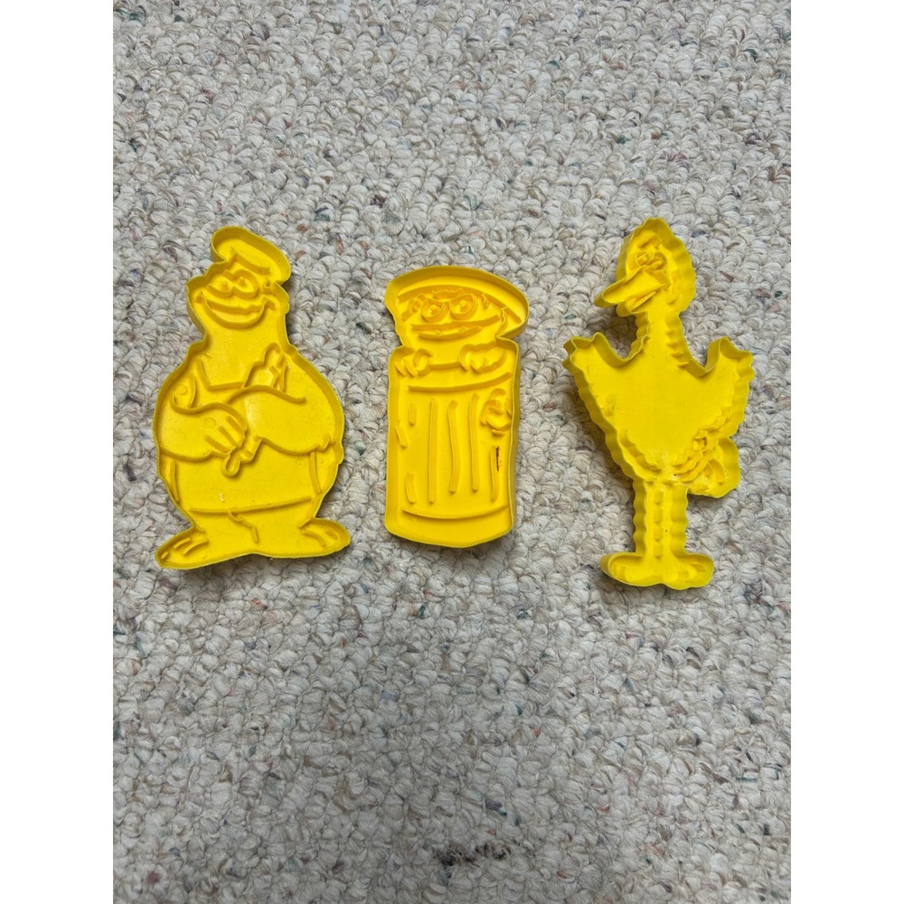 Vintage Sesame Street Cookie Cutter Set Yellow Big Bird Oscar Cookie Monster 3pc